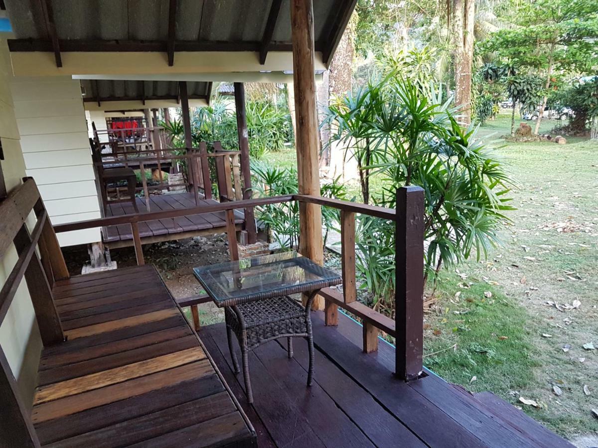 ฺbay Yard Hut Hotel Koh Chang Exterior photo